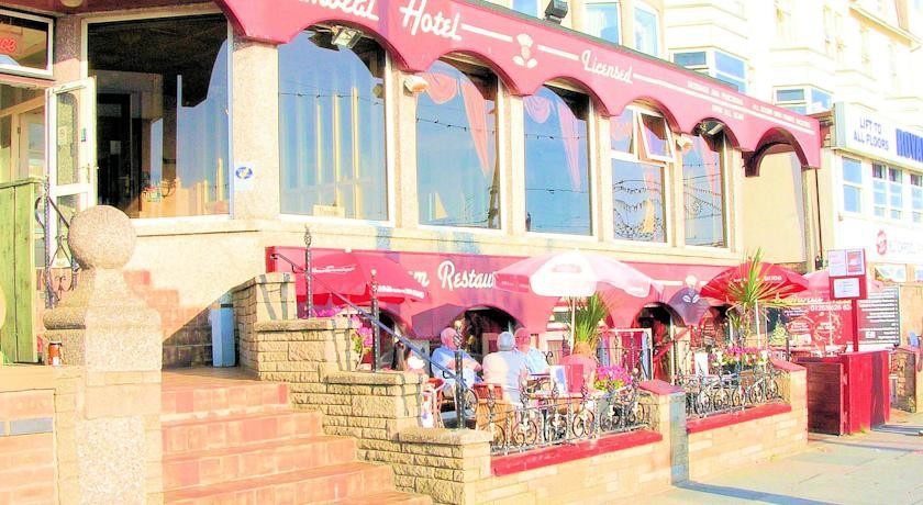 Balmoral Hotel 