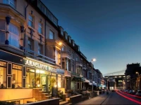 Arncliffe Hotel 