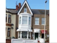 Highbury Hotel 