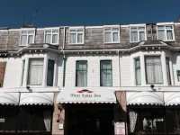 White Lodge Inn 