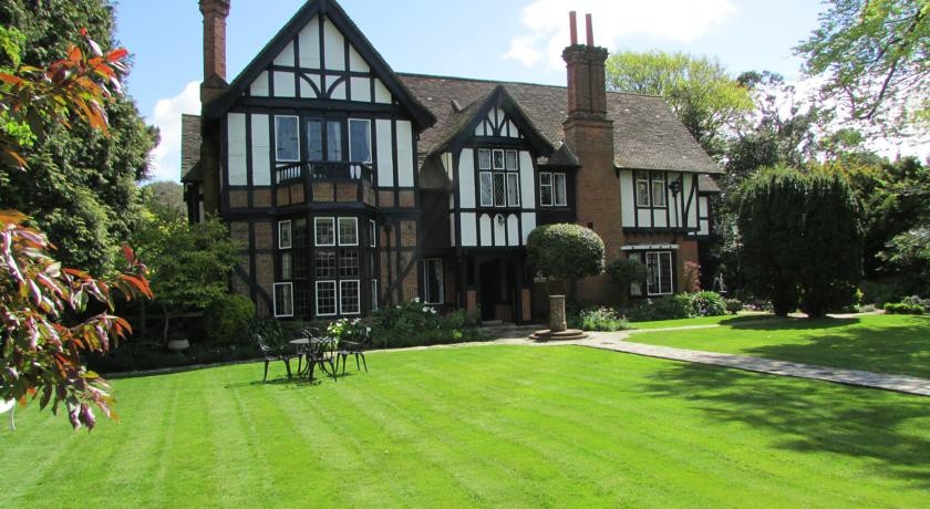 Tudor Grange Hotel - B&B 