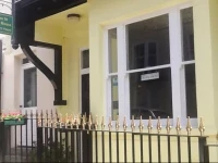 Cross Street Guesthouse 