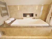 Cae Court Hotel 
