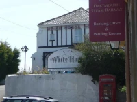 White Horse Guesthouse 