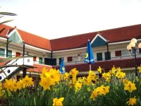 The Town & Country Lodge 