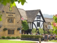The Broadway Hotel 