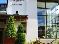La Mon Hotel & Country Club 