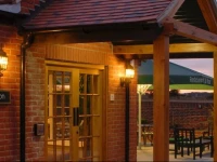 Crouchers Restaurant & Hotel 