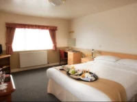 Moreton Park Hotel 