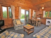 Bron Eifion Lodges 