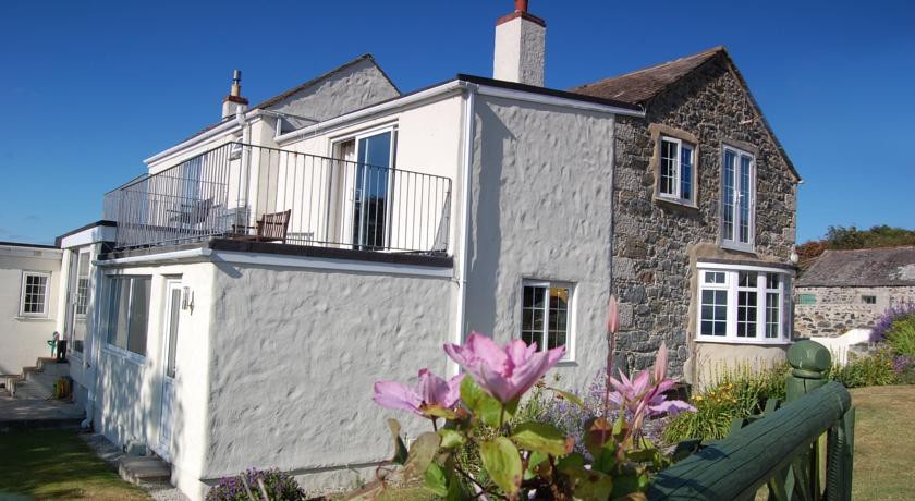 Tregaddra Farm B&B 