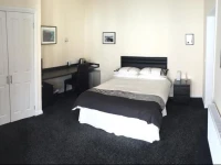 Ivy Cottage-Serviced accommodation 