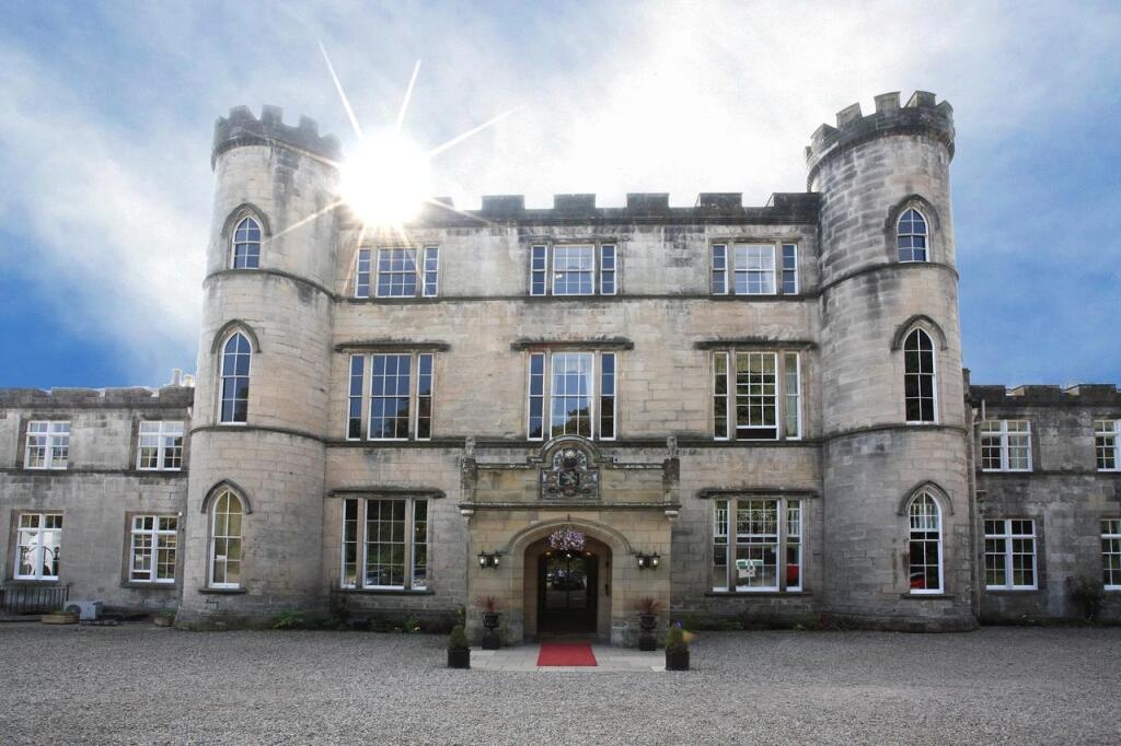 Melville Castle 