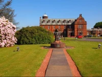 Holiday Inn Dumfries 4*
