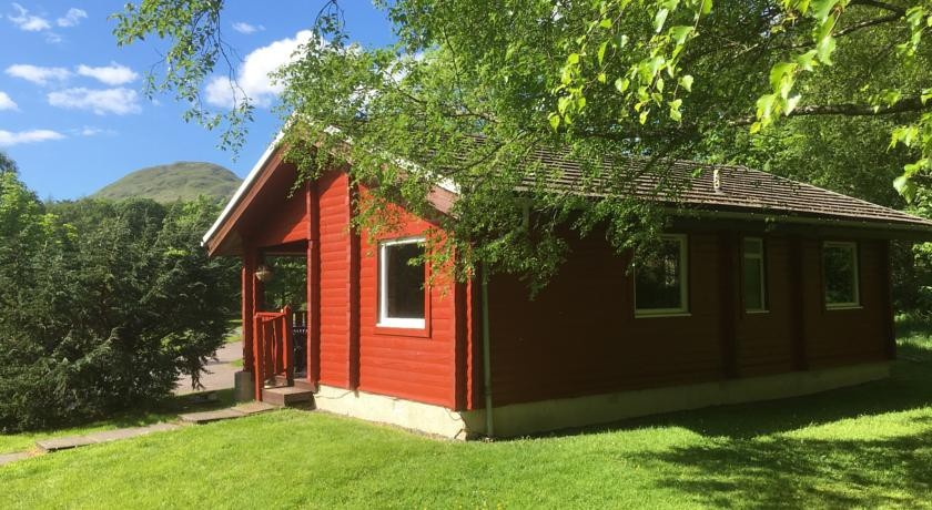 Pucks Glen Lodges 