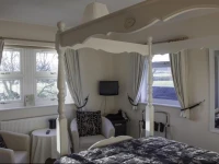 Avalon Lodge Bed and Breakfast 