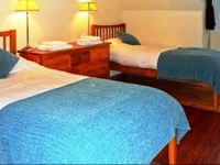 1 Lochness Hostel 