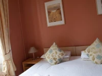 Garfield Guest House 