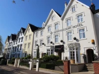 Queens Court Hotel 