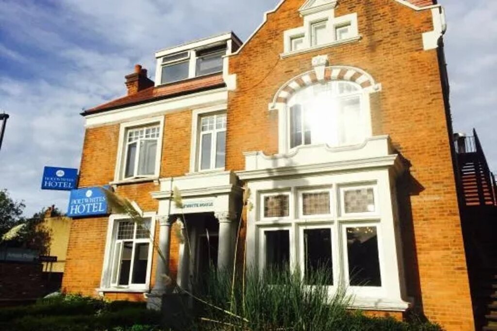 Holtwhites Hotel 
