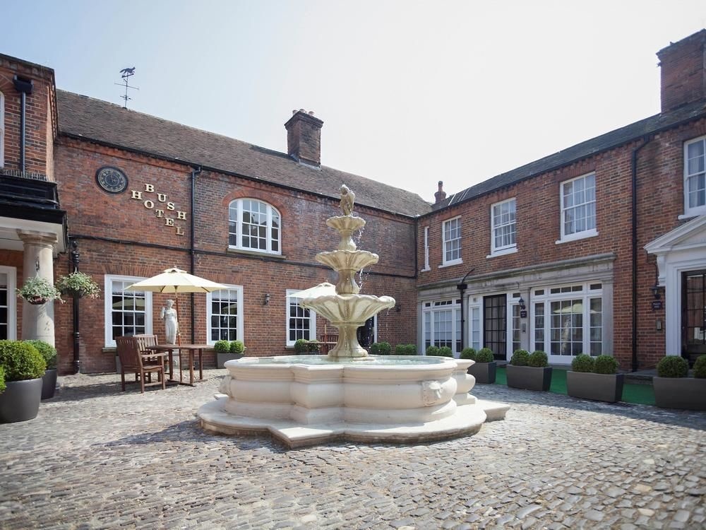 Mercure Farnham Bush Hotel 