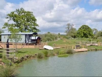 Lakeside Hut 