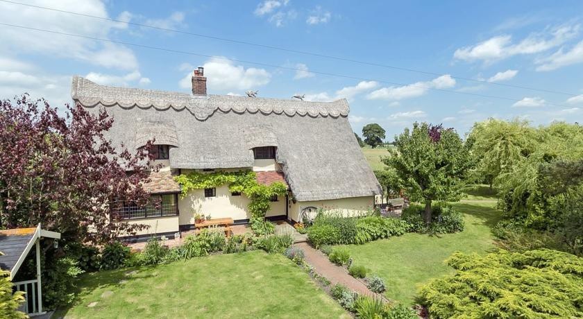 Long Thatch Cottage 
