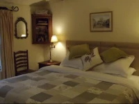 Ling House Bed and Breakfast 