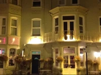 Henrys on the Prom 