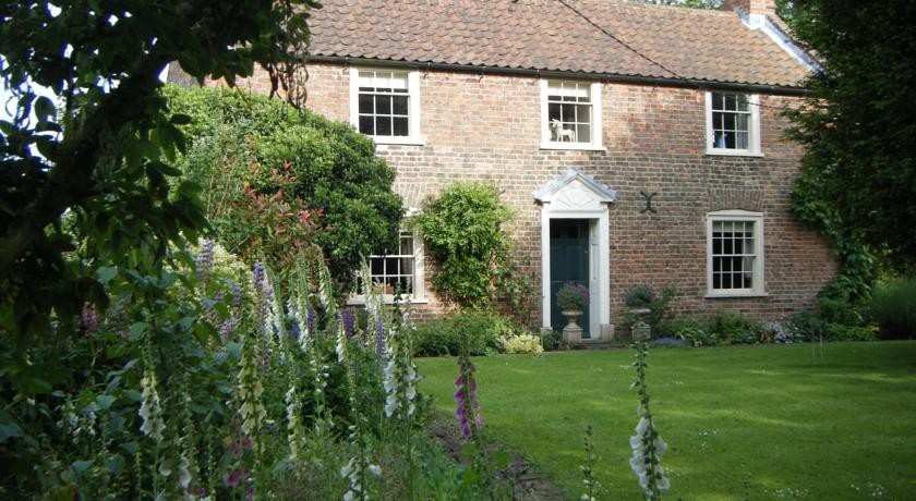 Westgate House & Barn 