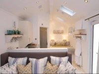 Beach Cove Coastal Retreat 