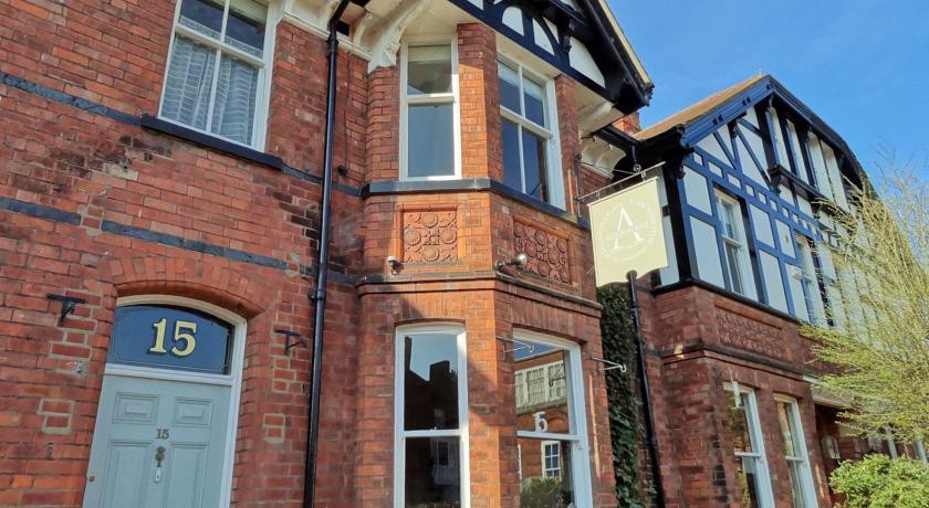 Alcuin Lodge Guest House 