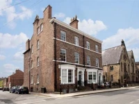 Priory House Apartments 