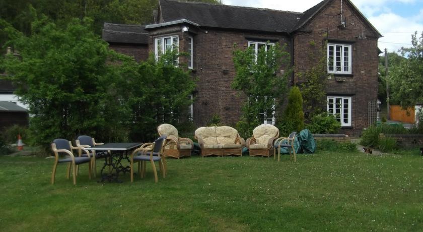 Firs Riverside B&B 
