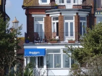 Breakers Guest House 