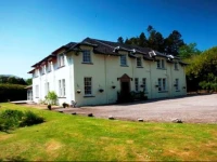 Mackinnon House and Archies B&B 