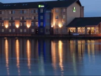 Holiday Inn Express Cardiff Bay 