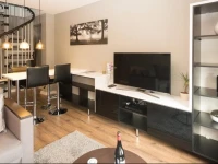 Aaron Wise Apartments 