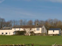Airds Farmhouse Bed and Breakfast 