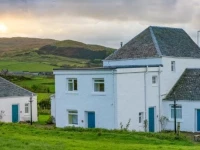 Kilchrist Castle Cottages 