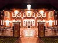 Wendover Arms Hotel 