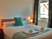 A &amp; B Guest House 