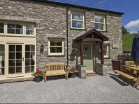 Helm Mount Lodge & Cottages 