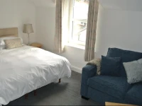 Dolly Waggon Guest House 
