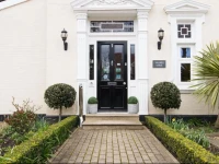 Villiers Lodge Hotel 