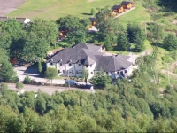 MacDonald Hotel & Cabins 