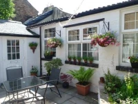 Courtyard Cottage 