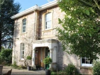 Hollybank Bed and Breakfast 