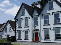 Coed Mawr Hall Bed & Breakfast 