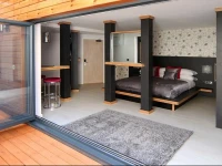 DamonвЂ™s Motel 